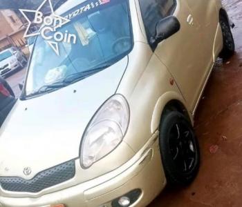 TOYOTA YARIS VERSO 2002