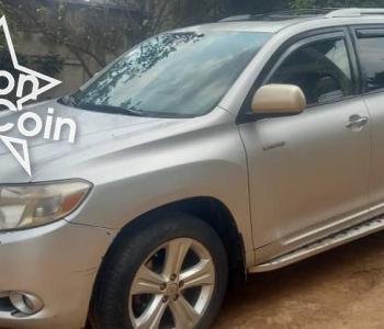 TOYOTA HIGHLANDER 2011
