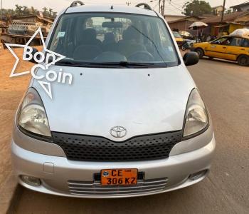 TOYOTA YARIS VERSO 2002