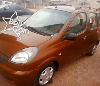 TOYOTA YARIS VERSO 2002