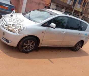 Toyota Avensis Verso année 2002 