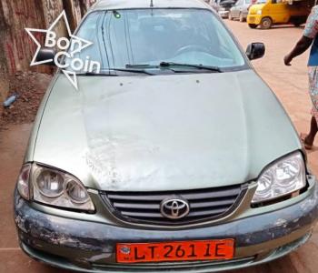 TOYOTA AVENSIS 2002