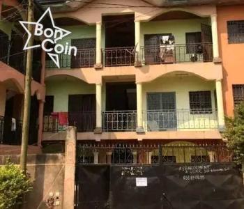 Immeuble à vendre à Yaoundé, Tropicana