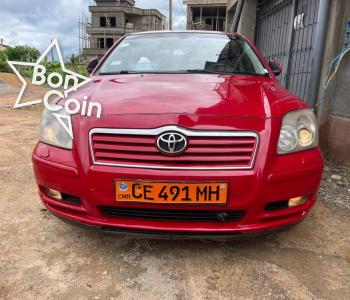 TOYOTA AVENSIS TÊTE DE COCHON ÉDITION 2006