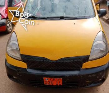 TOYOTA YARIS VERSO 2002