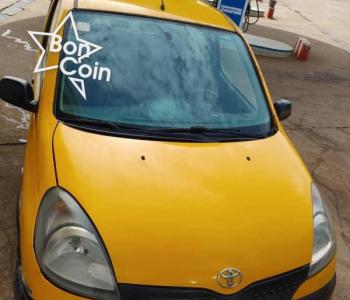 TOYOTA YARIS VERSO 2002