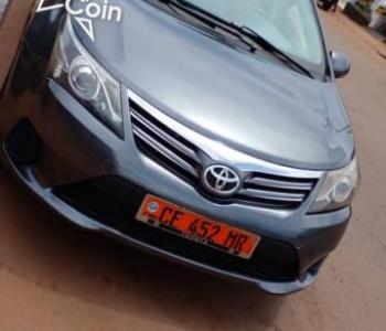 TOYOTA AVENSIS ÉDITION 2012