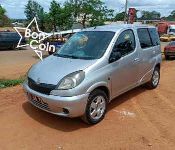 TOYOTA YARIS VERSO 2002