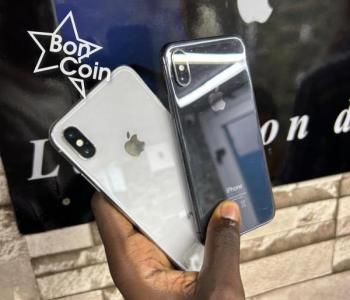 iPhone X 64Go 