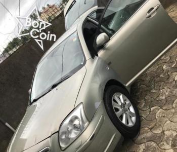 Toyota Avensis 2005 immatriculée