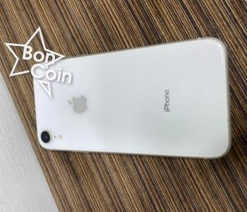 iPhone XR 64Go 