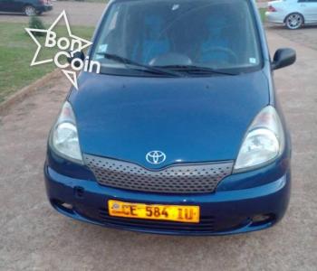 TOYOTA YARIS VERSO 2002