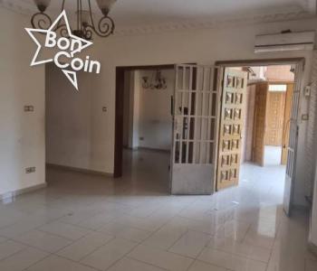 APPARTEMENT 3 CHAMBRES À LOUER A YAOUNDE, BASTOS.