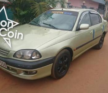TOYOTA AVENSIS BERLINE 1999