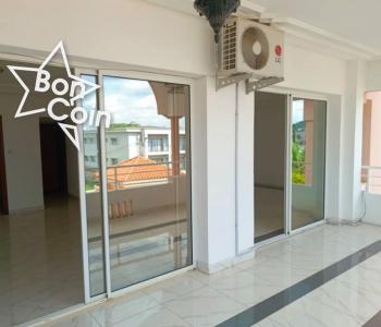 Duplex à louer à Yaoundé, Golf