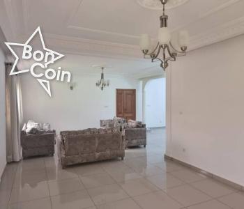 Appartement à louer à Yaoundé, Bastos