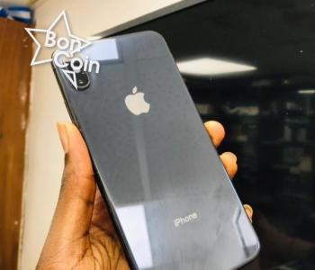 iPhone XS Max 64Go