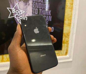 iPhone XR 64Go 