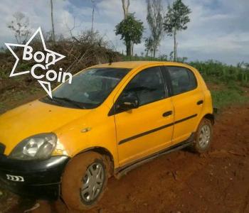 Toyota Yaris 2002 en Taxi Jaune 