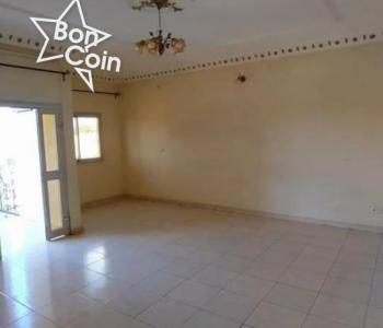 Appartement à louer à Omnisports, Yaoundé