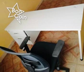 TABLE ET CHAISE DE BUREAU 
