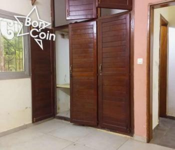 Appartement 3 Chambres à louer à Logpom, Douala
