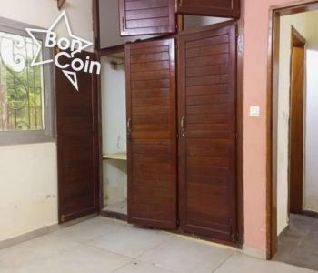 Appartement 3 Chambres à louer à Logpom, Douala