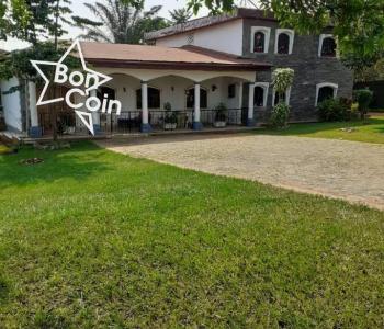 Duplex à vendre à Yaoundé, Nkoabang 