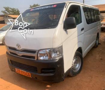 TOYOTA HIACE 2009