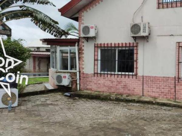 Villa à louer Bonapriso, Yaoundé