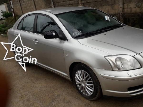 TOYOTA AVENSIS 2004