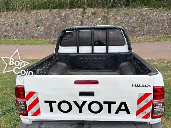 Toyota Pickup Hilux 2014 reprise CAMI 