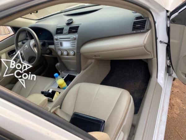 Toyota camry LE 2011 