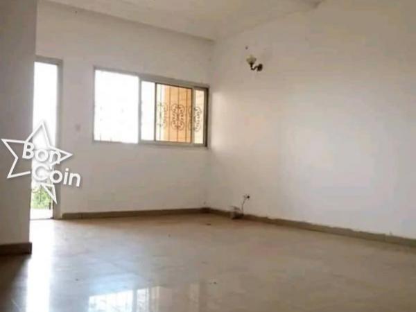 Appartement moderne à louer à Yaoundé, Titi Garage