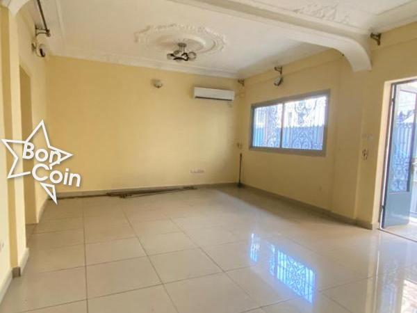Appartement à louer à Bonapriso, Douala