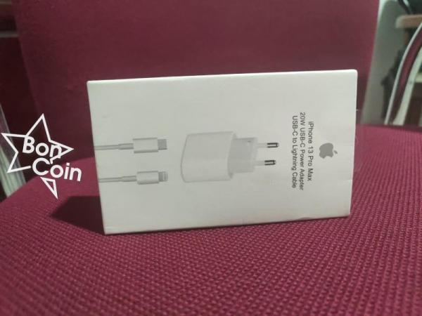 Boîtiers et câbles pour iPhone 