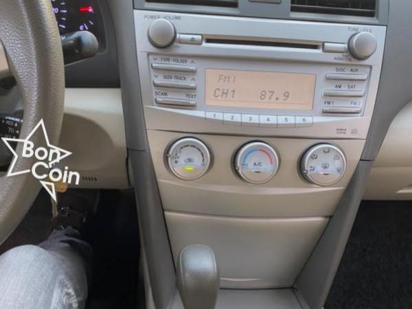 Toyota camry LE 2011 
