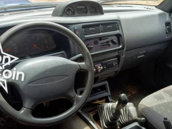 Mitsubishi pickup L200 année 2004