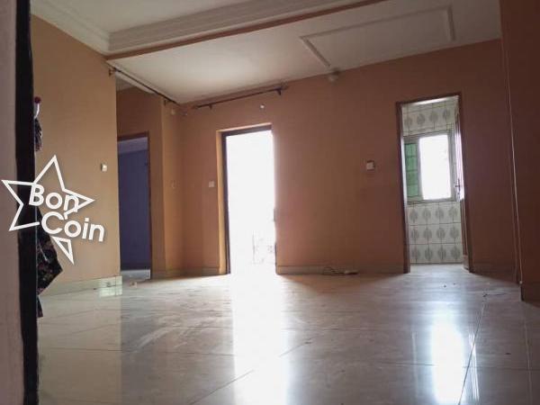 Appartement à louer à PK14, Douala