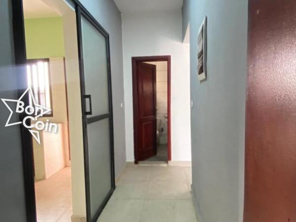 Appartement à louer à Bonapriso, Douala