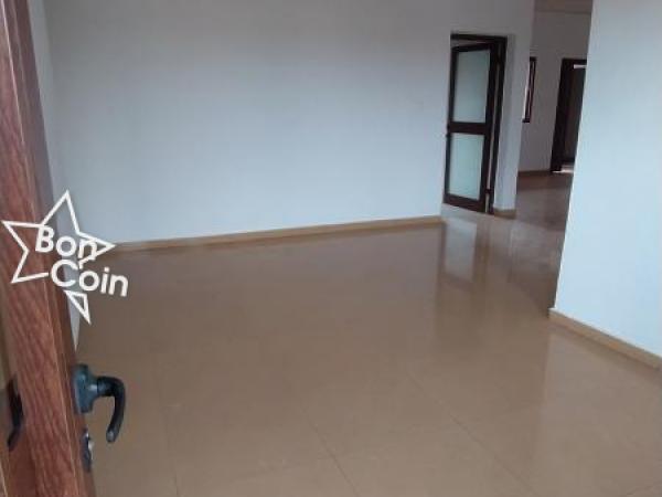 Appartement moderne à louer à Titi Garage - Yaoundé