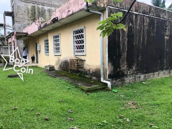 Magnifique villa titré à vendre maképé, Douala
