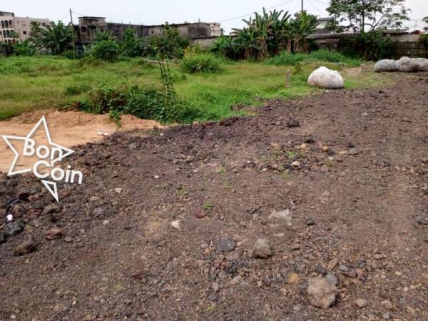 Terrain titré à vendre à Douala bonadiwoto (grand mall)