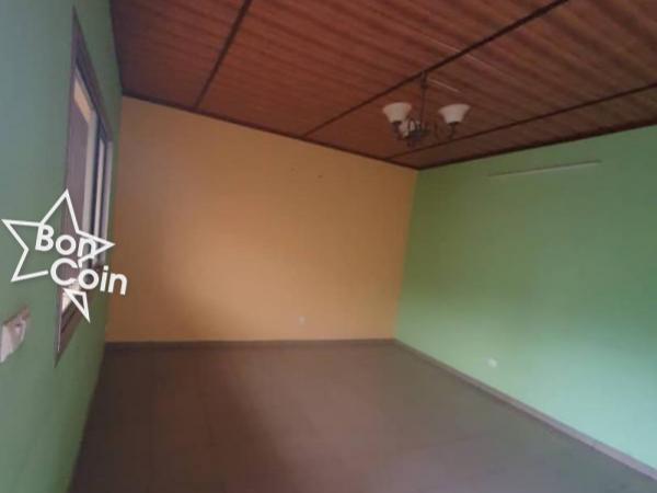 Appartement à louer à Efoulan, Yaoundé