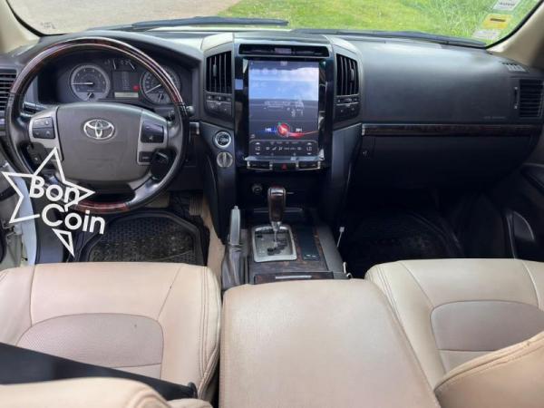 Toyota Land Cruiser VXR 2010