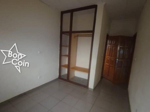 Appartement à louer à Efoulan, Yaoundé