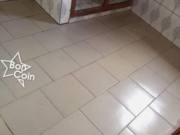 Appartement à louer à PK14, Douala