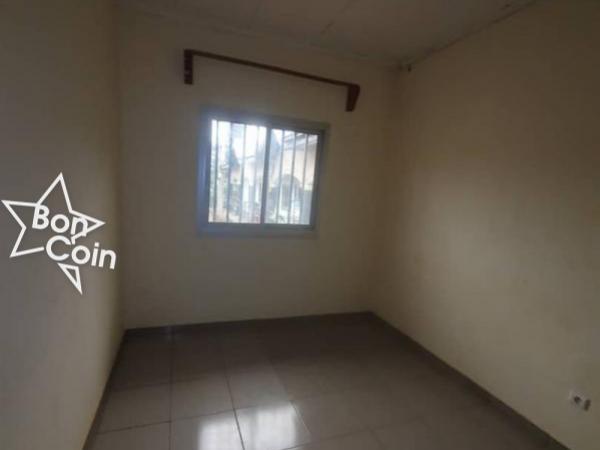 Appartement à louer à Efoulan, Yaoundé