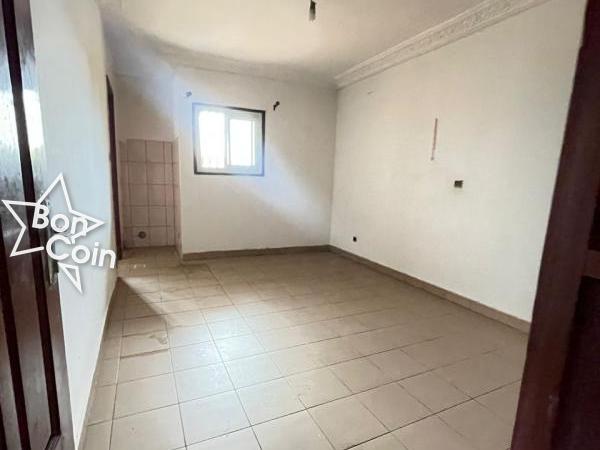 Appartement moderne individuel à louer à Yaoundé, Santa Barbara