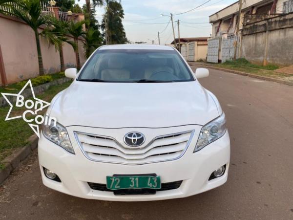 Toyota camry LE 2011 